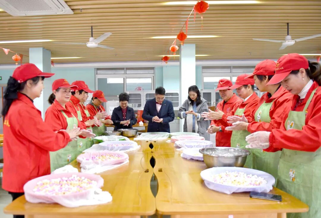 �԰�Ϊ������ůϦ����ƽ������������+���桱����������ں�