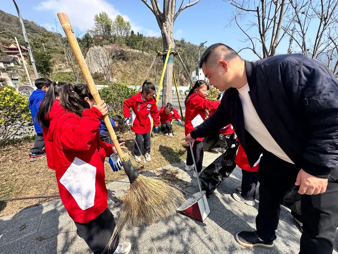 ƽ��������Я��ֲ�������̣�ͬ�Ĺ���������